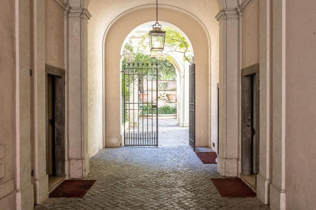 Luxury Via Giulia With Private Garden Apartment Rom