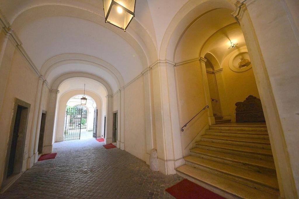 Apartment Luxury Via Giulia With Private Garden Rom